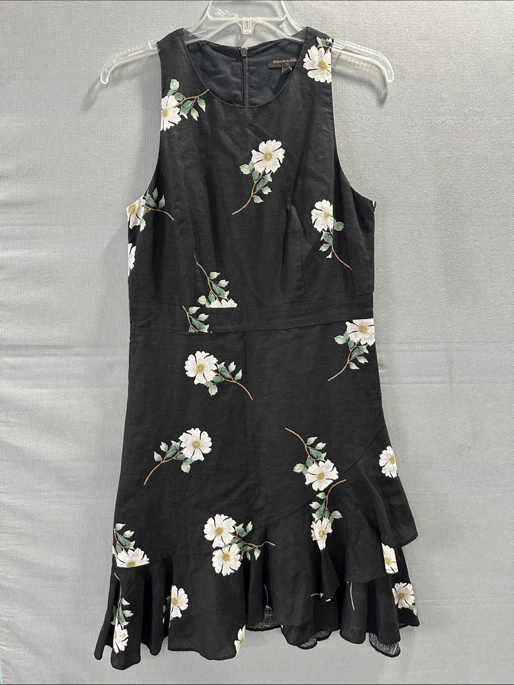 Banana Republic Black Floral Sleeveless Dress with White Daisy Print size 6